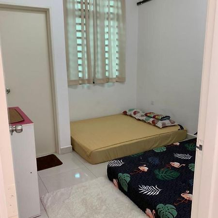 Hadeerna Homestay - Double Storey Terrace Chemor Buitenkant foto